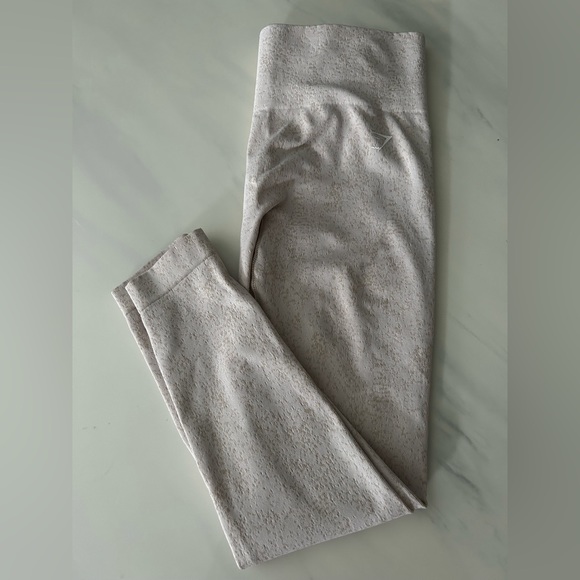 Very light beige fleck gymshark leggings. - Picture 2 of 2